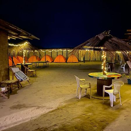 Pepon Surf Camp Hotel Máncora Exterior photo