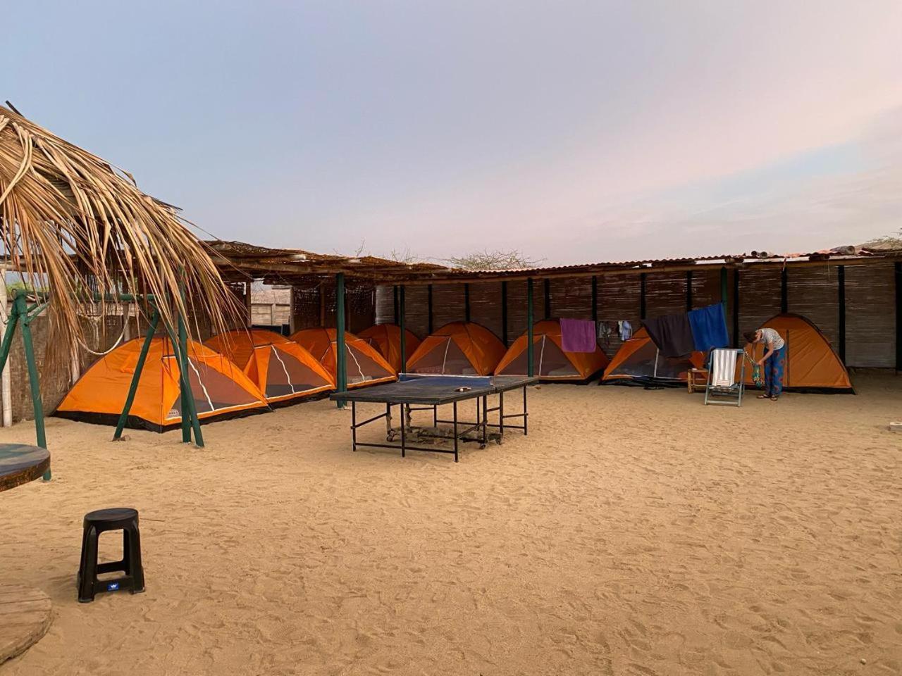 Pepon Surf Camp Hotel Máncora Exterior photo